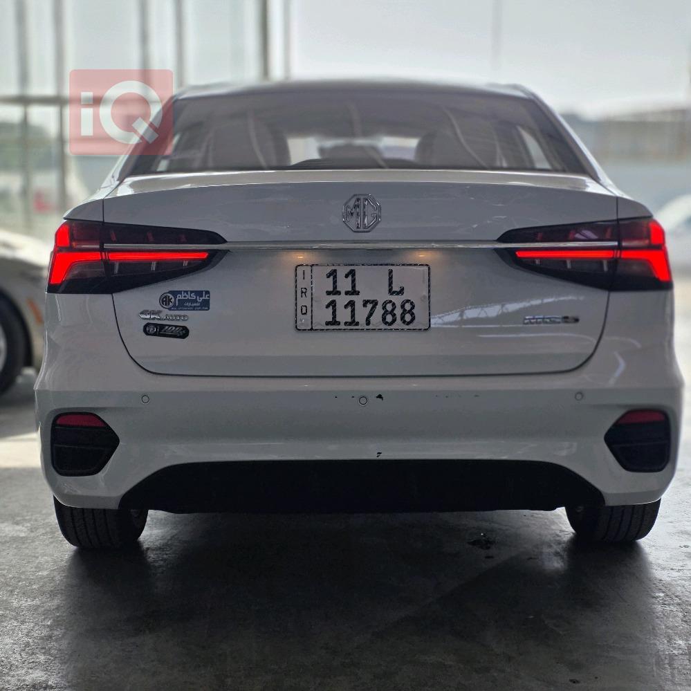 ئێم جی 5 پڵەس